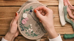 Kỹ thuật may thêu trang trí quần áo