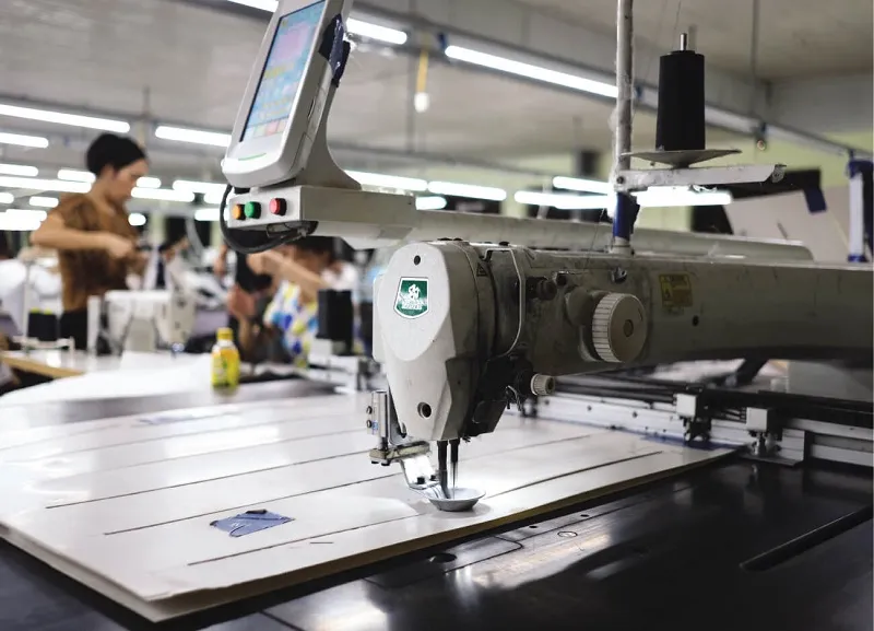 Máy may điện tử lập trình (Programmable Electronic Sewing Machine)