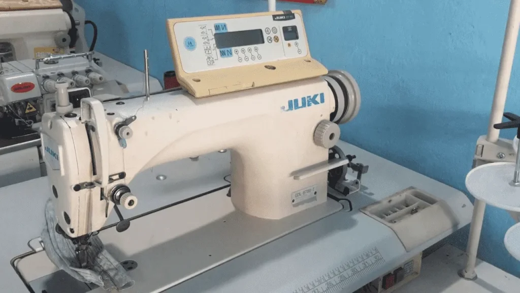 Máy may trần đè (Coverstitch Machine)