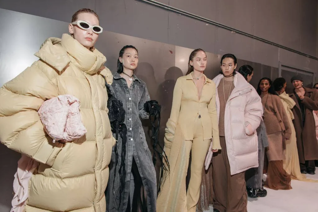 Quần áo oversized thoải mái lên ngôi